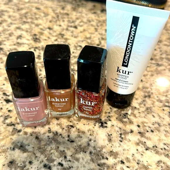 Londontown - Picture 1 of 2